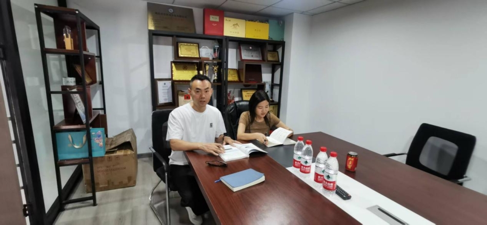 访企拓岗| 汉口学院传媒学院赴湖北华忠思杰文化有限公司开展开展合作发展交流研讨