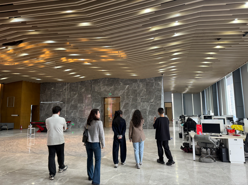 传媒学院赴胧月传媒开展“访企拓岗”专项行动