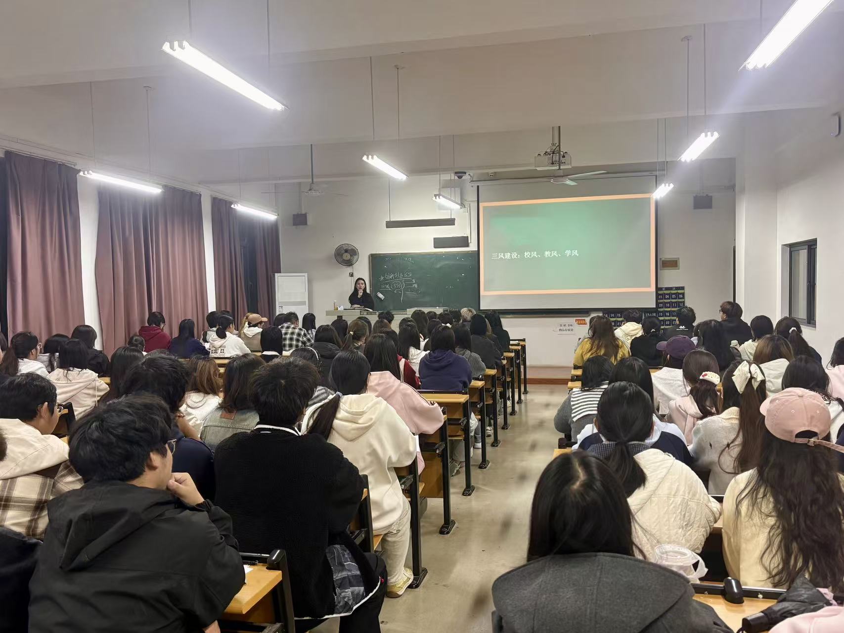 凝心聚力抓学风 携手同行向未来 | 传媒学院各班级陆续开展主题班会